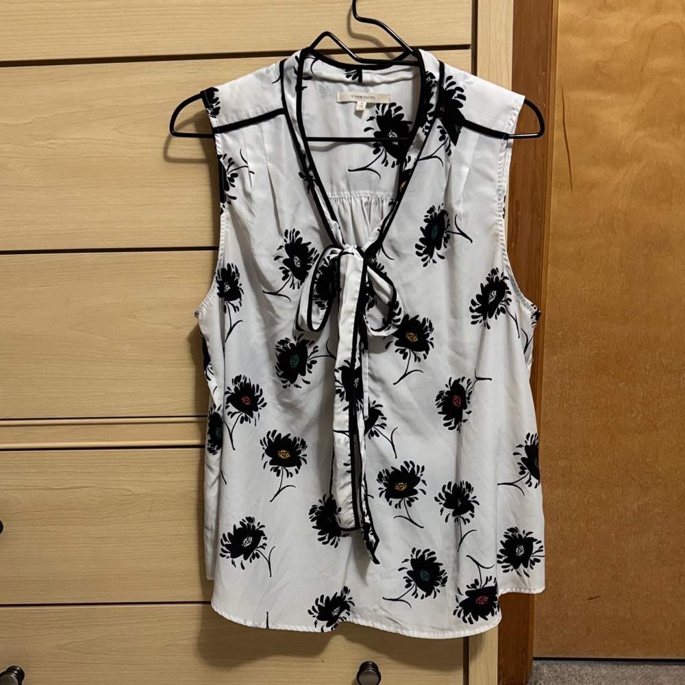 41 Hawthorn Black and White Floral Blouse